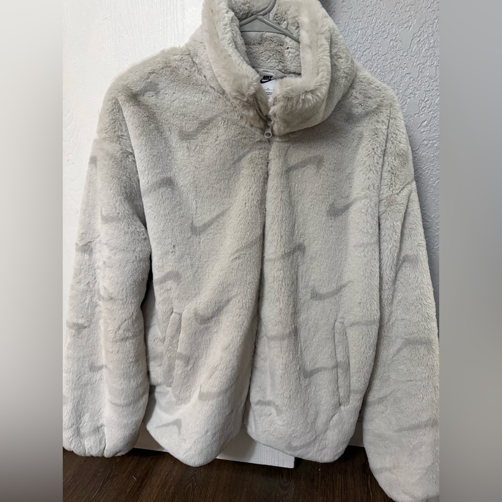 Nike sportswear plush women’s jacket